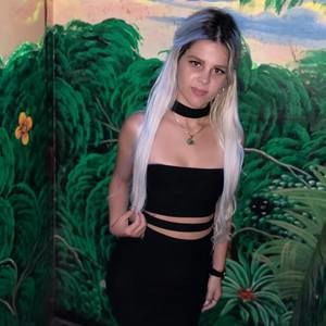 Meet your Posher, Dayrelis